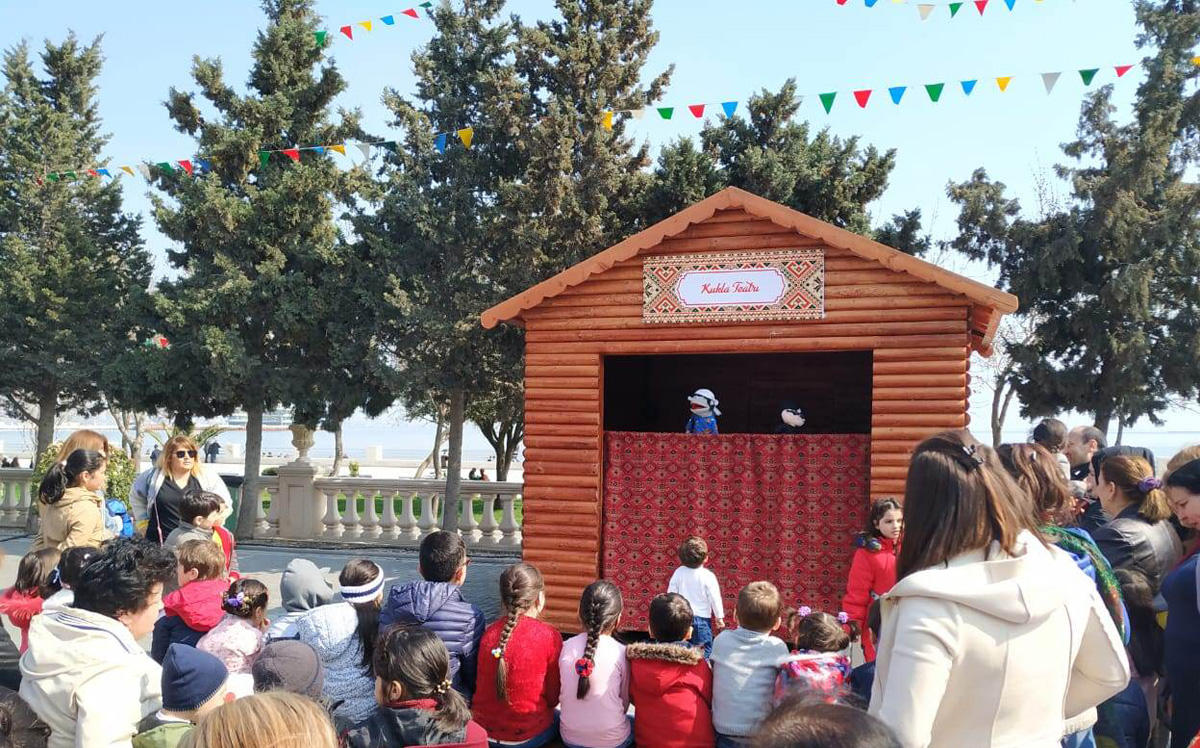 Bulvarda “Bahar nağılı” (FOTO)