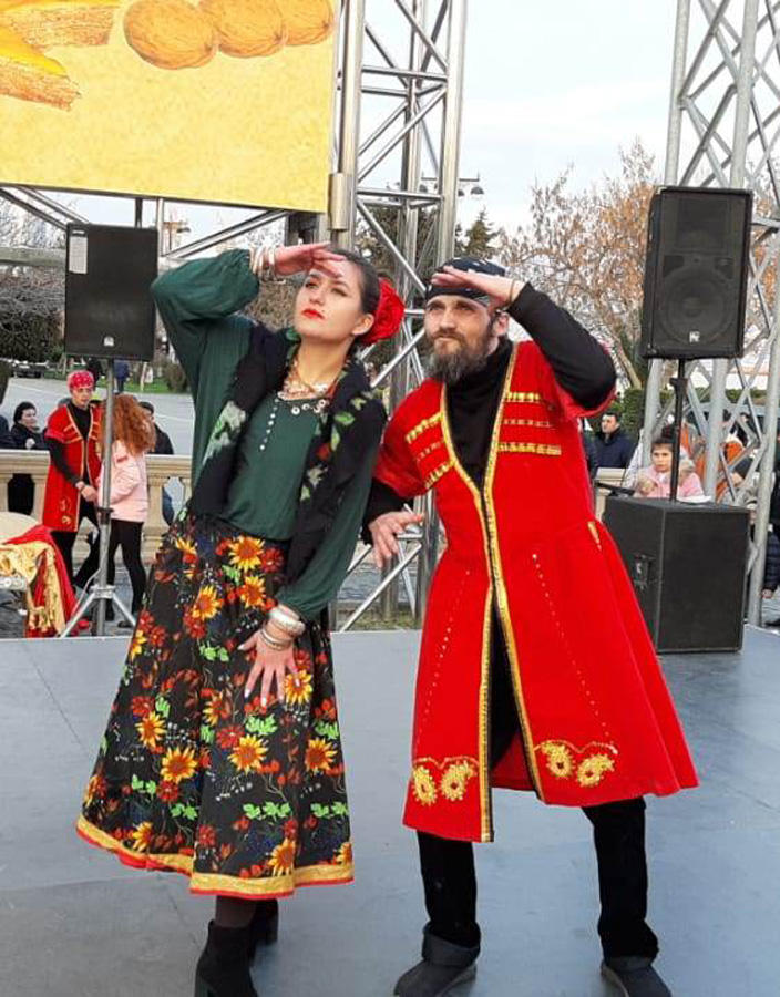 Bulvarda “Bahar nağılı” (FOTO)