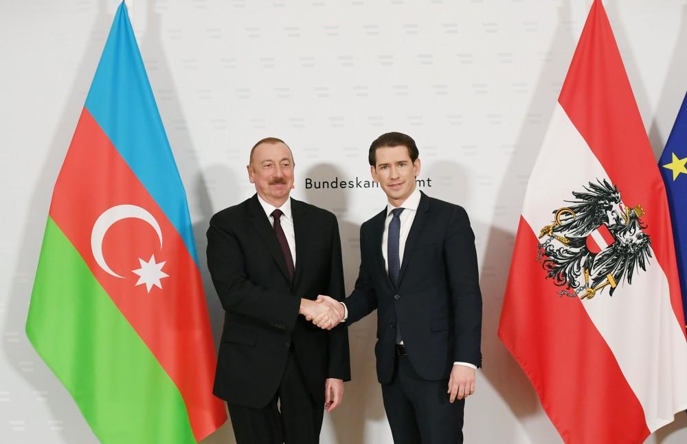 Prezident İlham Əliyev Vyanada Avstriyanın Federal Kansleri Sebastian Kurts ilə görüşüb (FOTO) (YENİLƏNİB)