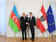 Prezident İlham Əliyev Vyanada Avstriyanın Federal Kansleri Sebastian Kurts ilə görüşüb (FOTO) (YENİLƏNİB)