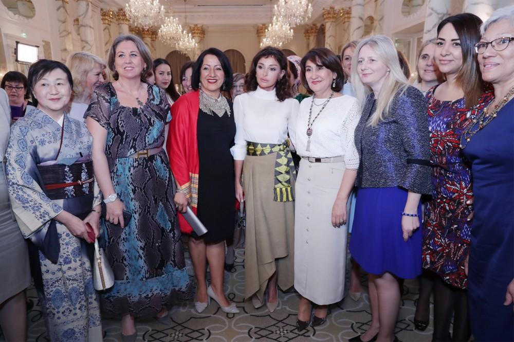 Birinci vitse-prezident Mehriban Əliyeva: Azərbaycan müasir, dünyaya açıq, sülhsevər, daim əməkdaşlıq və inkişaf naminə çıxış edən ölkədir (FOTO)