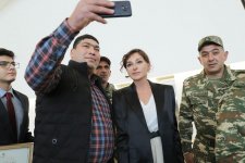 Birinci vitse-prezident Mehriban Əliyeva Heydər Əliyev Fondu tərəfindən yüksək texnologiyalı protezlərlə təmin olunan hərbçilərlə görüşüb (FOTO) (YENİLƏNİB)