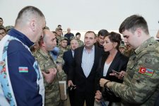 Birinci vitse-prezident Mehriban Əliyeva Heydər Əliyev Fondu tərəfindən yüksək texnologiyalı protezlərlə təmin olunan hərbçilərlə görüşüb (FOTO) (YENİLƏNİB)