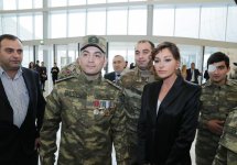 Birinci vitse-prezident Mehriban Əliyeva Heydər Əliyev Fondu tərəfindən yüksək texnologiyalı protezlərlə təmin olunan hərbçilərlə görüşüb (FOTO) (YENİLƏNİB)