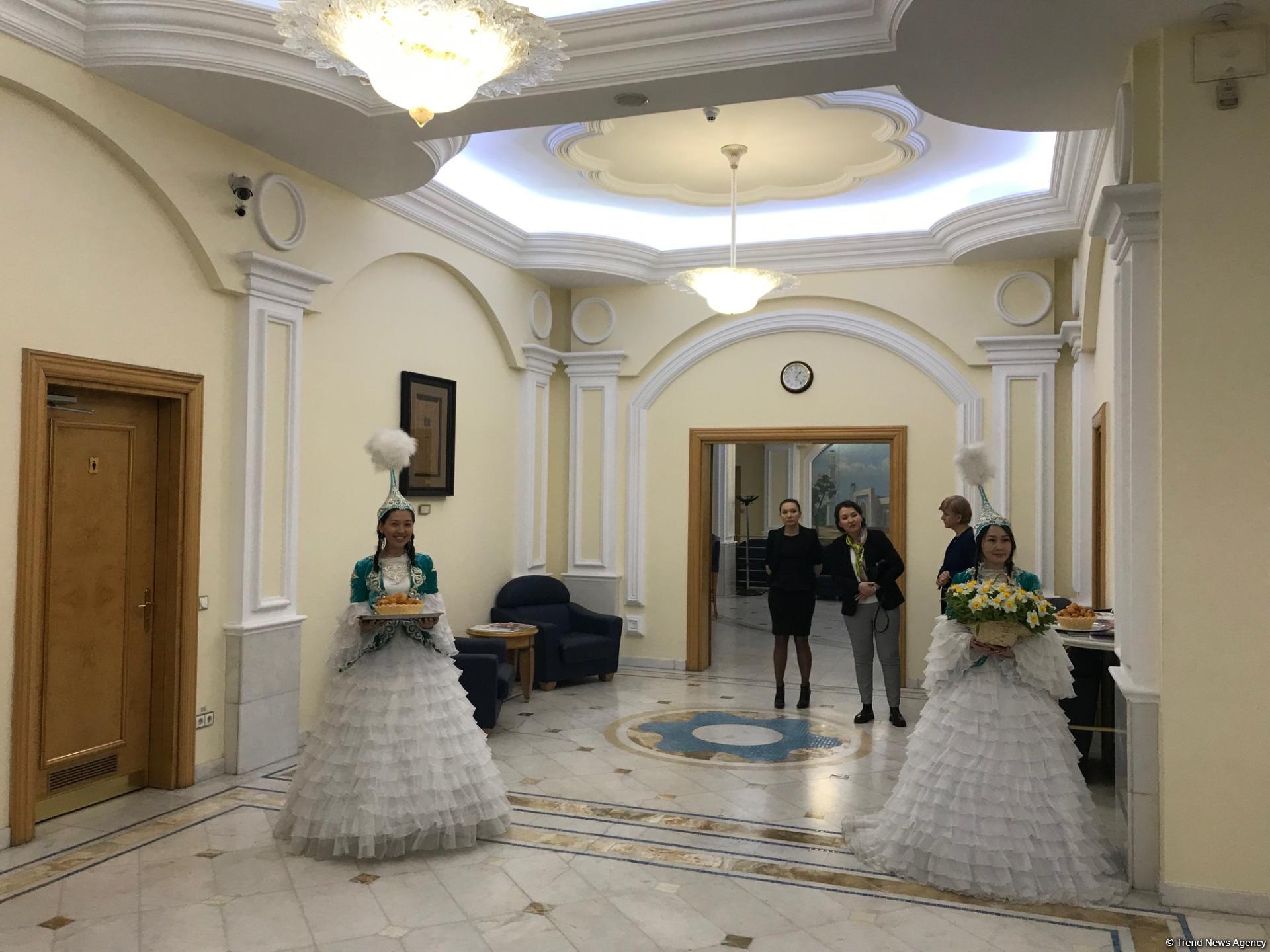 AZAL Bakı-Almatı-Bakı marşrutu üzrə ilk uçuşunu həyata keçirib (FOTO)