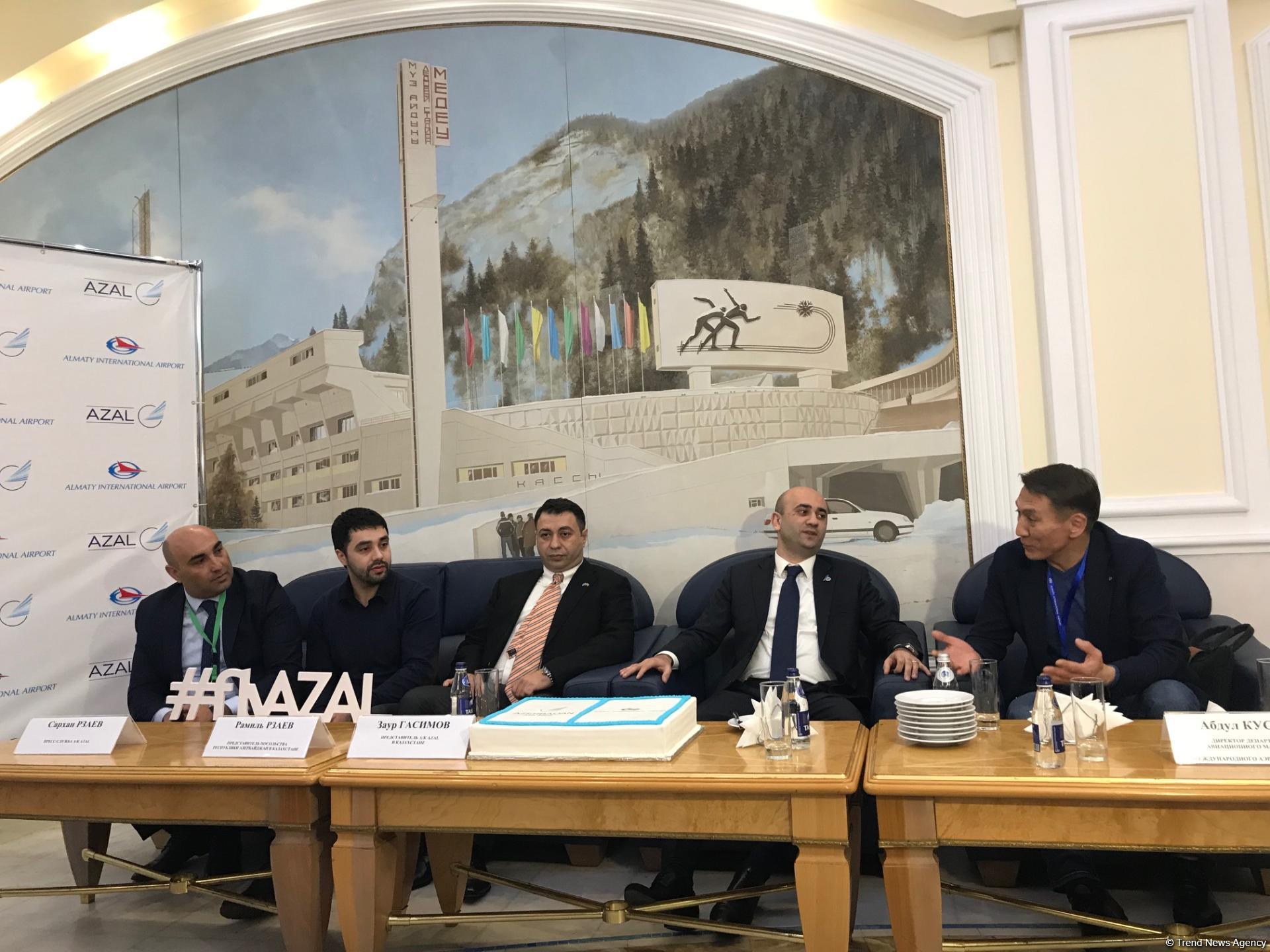AZAL Bakı-Almatı-Bakı marşrutu üzrə ilk uçuşunu həyata keçirib (FOTO)