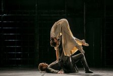 Eyfmanın teatrı Bakıda "Günahın o biri tərəfi" tamaşasını göstərəcək (FOTO)