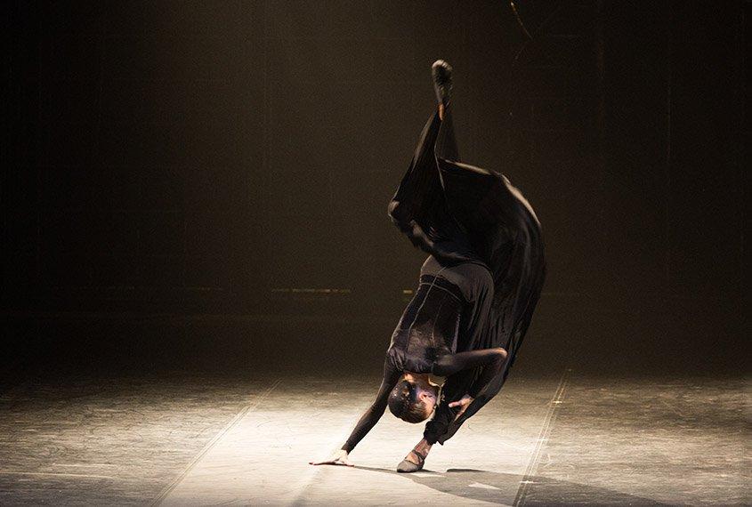 Eyfmanın teatrı Bakıda "Günahın o biri tərəfi" tamaşasını göstərəcək (FOTO)