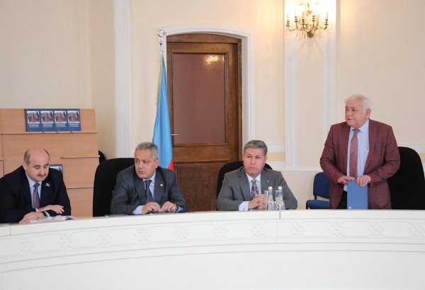“Heydər Əliyev - milli-siyasi elitamızın zirvəsi” kitabının təqdimat mərasimi keçirilib (FOTO)
