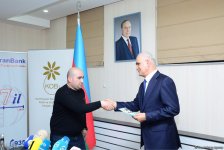 Nazir: “Diqlas” ticarət mərkəzində yanğından zərər çəkmiş 57 sahibkar maliyyə yardımı alıb (FOTO)