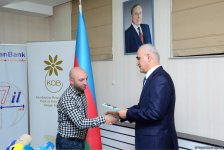 Nazir: “Diqlas” ticarət mərkəzində yanğından zərər çəkmiş 57 sahibkar maliyyə yardımı alıb (FOTO)
