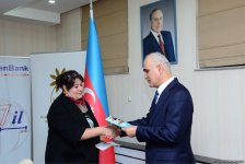 Nazir: “Diqlas” ticarət mərkəzində yanğından zərər çəkmiş 57 sahibkar maliyyə yardımı alıb (FOTO)