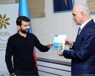 Nazir: “Diqlas” ticarət mərkəzində yanğından zərər çəkmiş 57 sahibkar maliyyə yardımı alıb (FOTO)