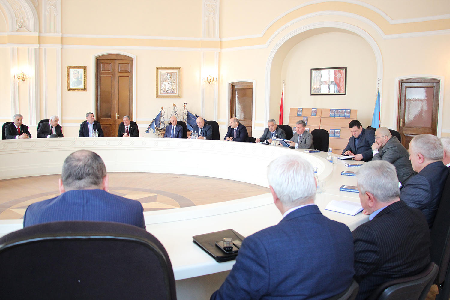“Heydər Əliyev - milli-siyasi elitamızın zirvəsi” kitabının təqdimat mərasimi keçirilib (FOTO)