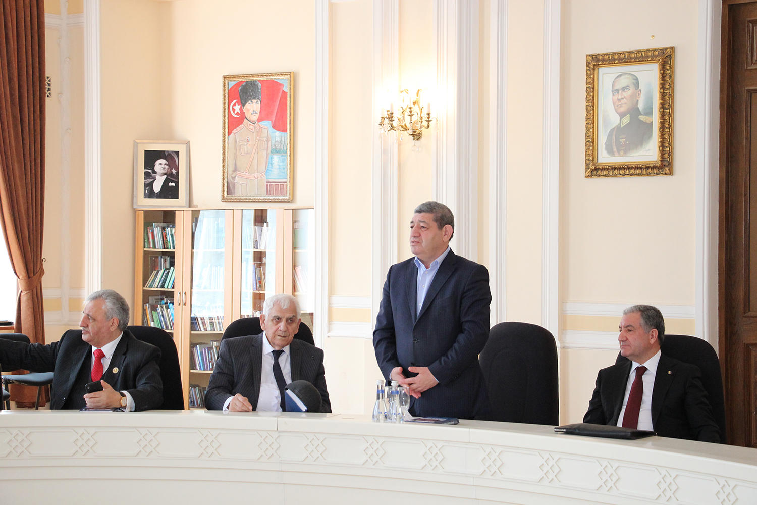 “Heydər Əliyev - milli-siyasi elitamızın zirvəsi” kitabının təqdimat mərasimi keçirilib (FOTO)