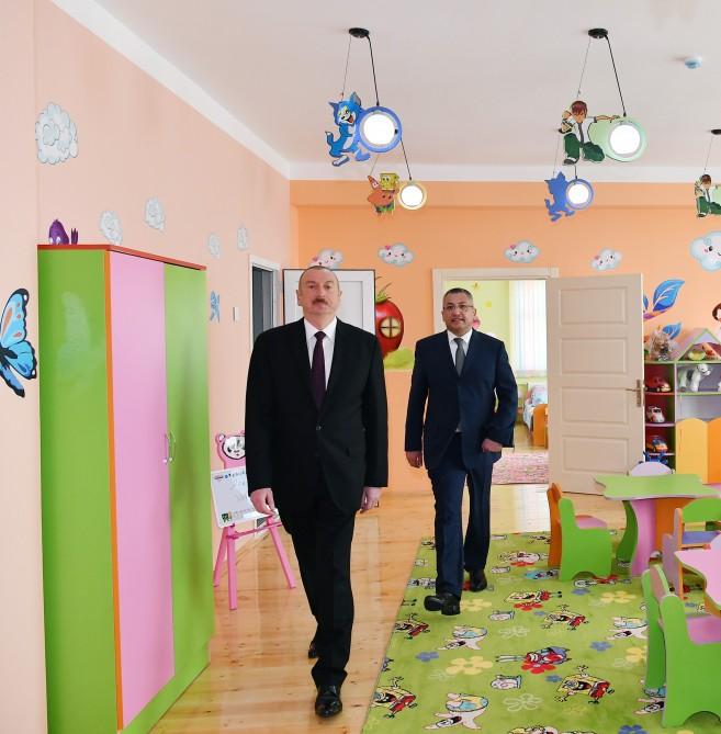 Prezident İlham Əliyev Kürdəxanıda məcburi köçkün ailələri üçün yeni yaşayış kompleksinin açılışında iştirak edib (FOTO) (YENİLƏNİB 3)