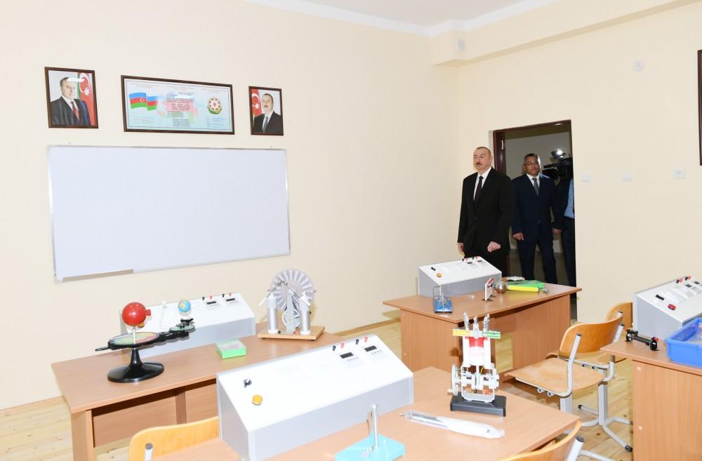 Prezident İlham Əliyev Kürdəxanıda məcburi köçkün ailələri üçün yeni yaşayış kompleksinin açılışında iştirak edib (FOTO) (YENİLƏNİB 3)