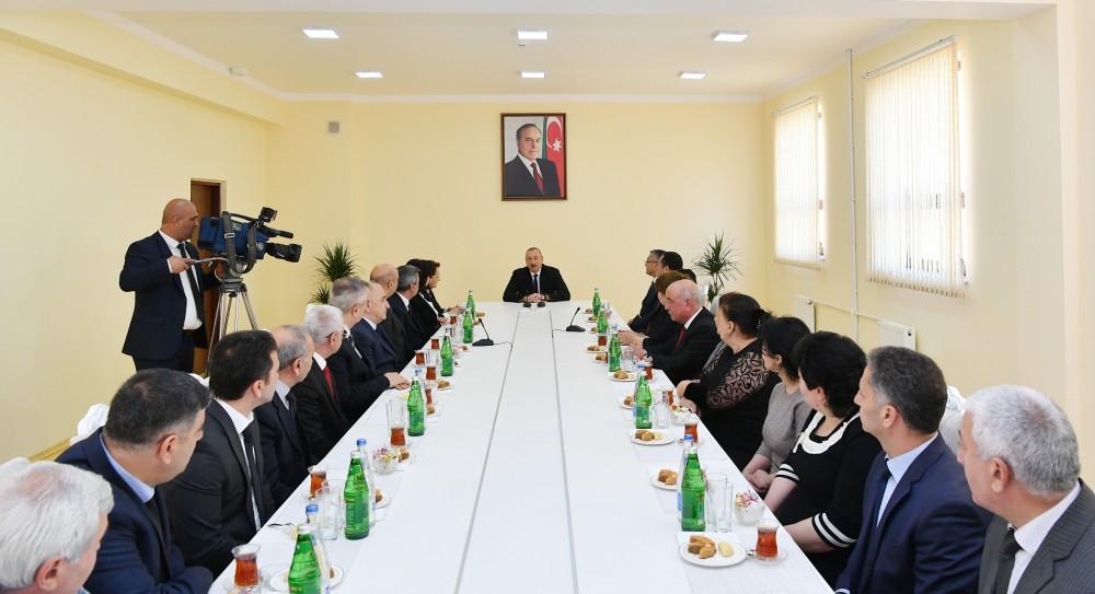 Prezident İlham Əliyev Kürdəxanıda məcburi köçkün ailələri üçün yeni yaşayış kompleksinin açılışında iştirak edib (FOTO) (YENİLƏNİB 3)