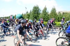 “Az avtomobil, çox həyat” devizi altında veloyürüş keçirilib (FOTO)