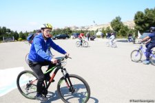 “Az avtomobil, çox həyat” devizi altında veloyürüş keçirilib (FOTO)