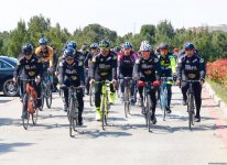 “Az avtomobil, çox həyat” devizi altında veloyürüş keçirilib (FOTO)