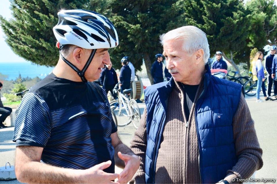 “Az avtomobil, çox həyat” devizi altında veloyürüş keçirilib (FOTO)