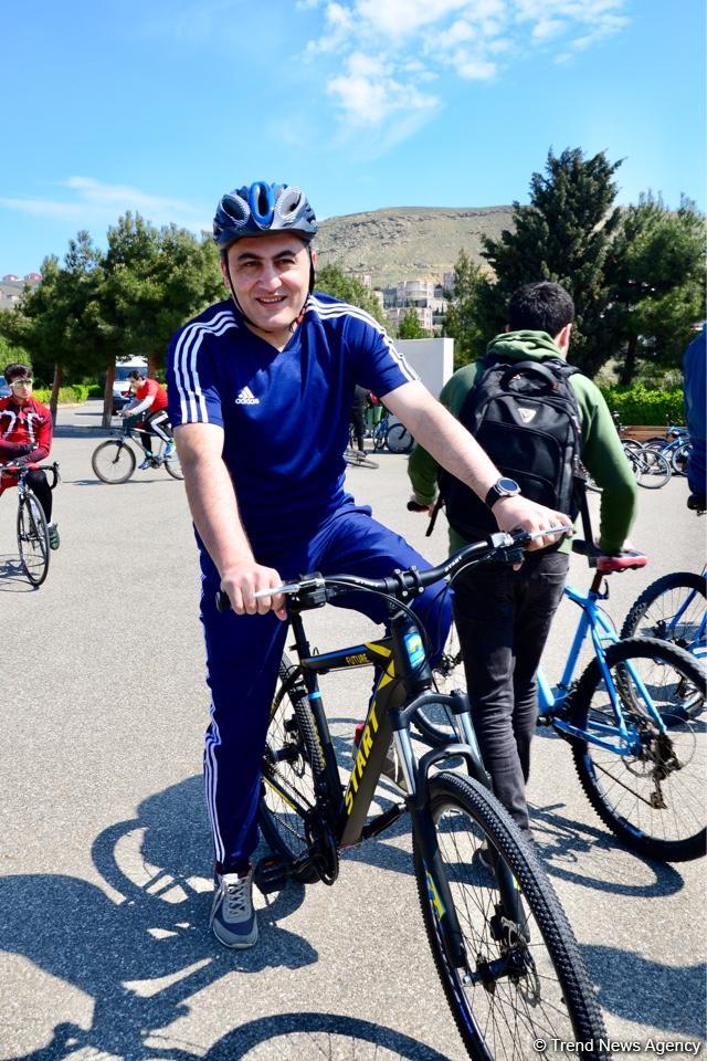 “Az avtomobil, çox həyat” devizi altında veloyürüş keçirilib (FOTO)