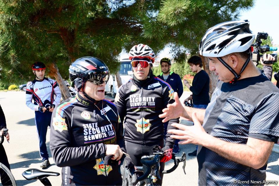 “Az avtomobil, çox həyat” devizi altında veloyürüş keçirilib (FOTO)