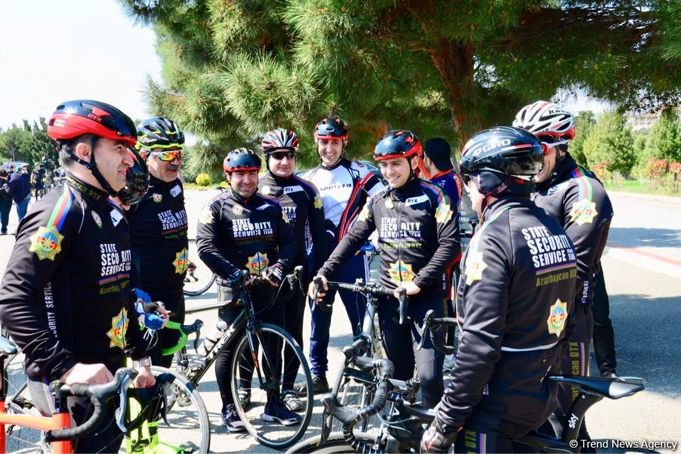 “Az avtomobil, çox həyat” devizi altında veloyürüş keçirilib (FOTO)