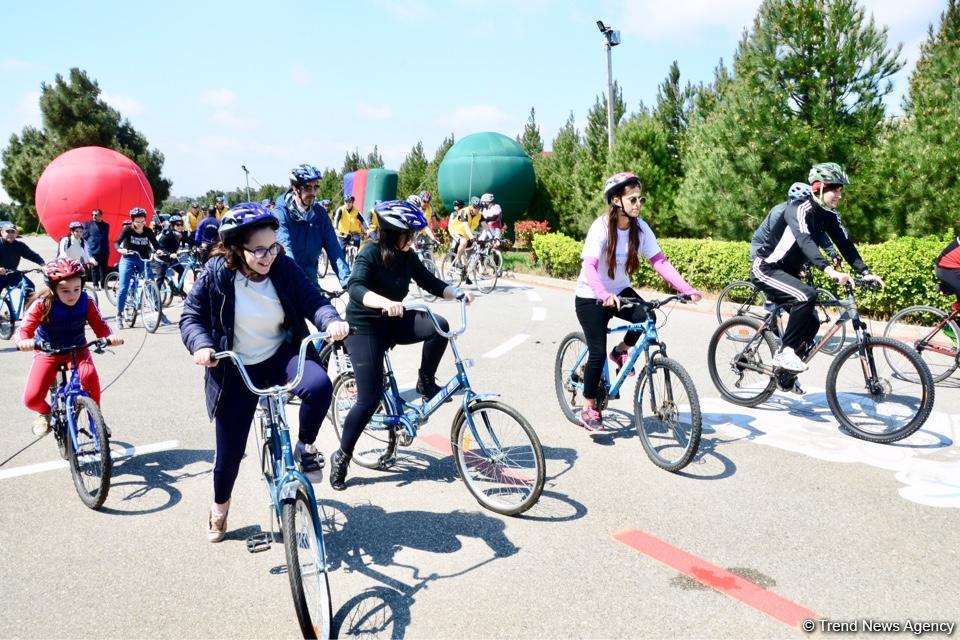 “Az avtomobil, çox həyat” devizi altında veloyürüş keçirilib (FOTO)