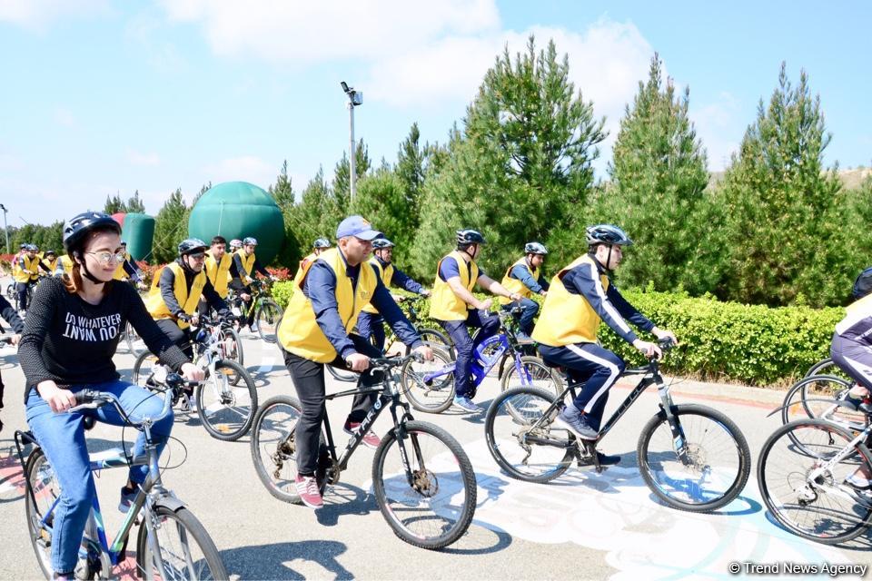 “Az avtomobil, çox həyat” devizi altında veloyürüş keçirilib (FOTO)