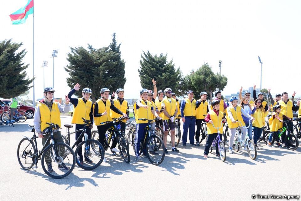 “Az avtomobil, çox həyat” devizi altında veloyürüş keçirilib (FOTO)