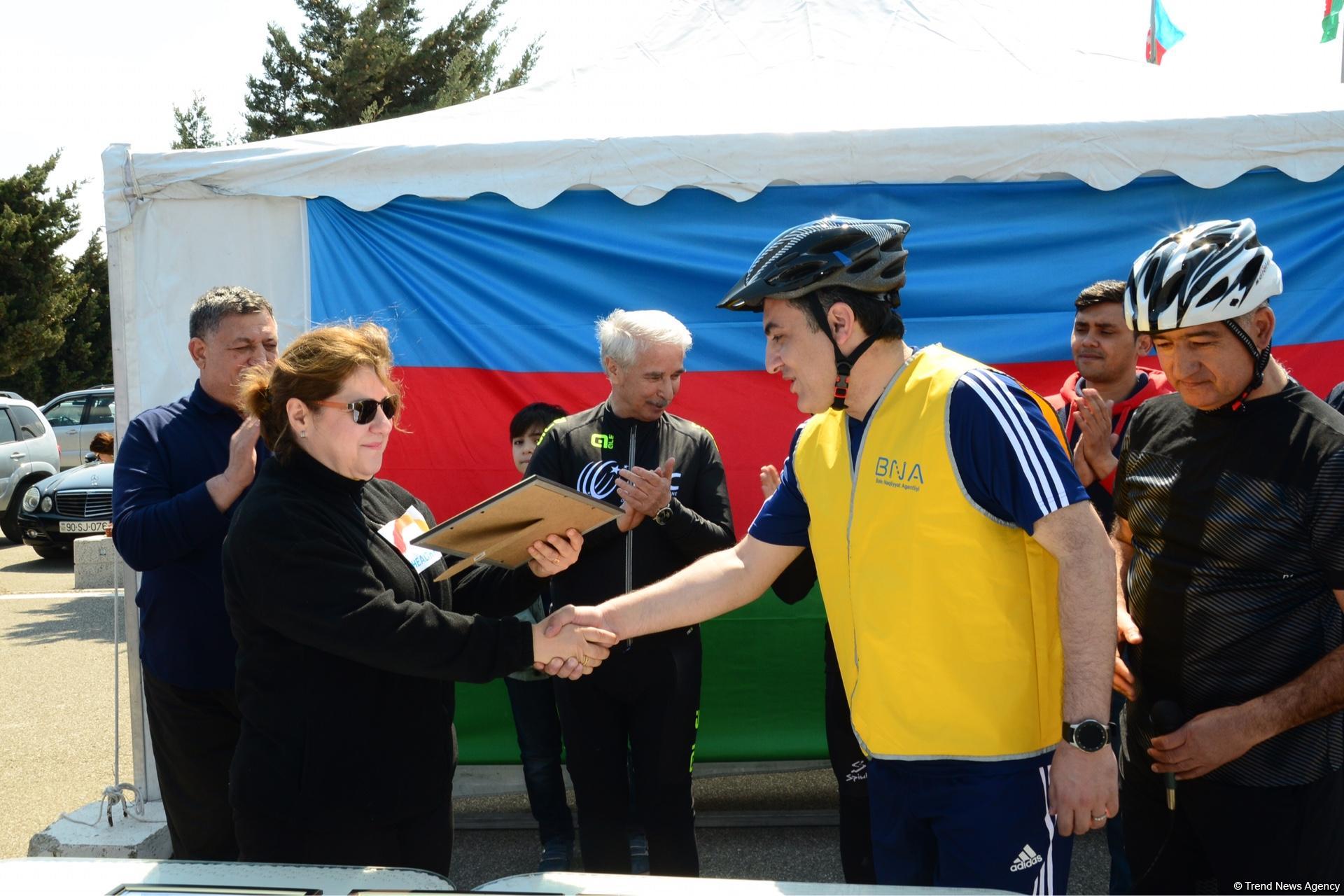 “Az avtomobil, çox həyat” devizi altında veloyürüş keçirilib (FOTO)