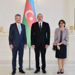 Prezident İlham Əliyev Argentinanın Azərbaycanda yeni təyin olunmuş səfirinin etimadnaməsini qəbul edib (YENİLƏNİB) (FOTO)