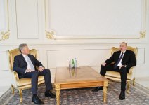 Prezident İlham Əliyev Argentinanın Azərbaycanda yeni təyin olunmuş səfirinin etimadnaməsini qəbul edib (YENİLƏNİB) (FOTO)