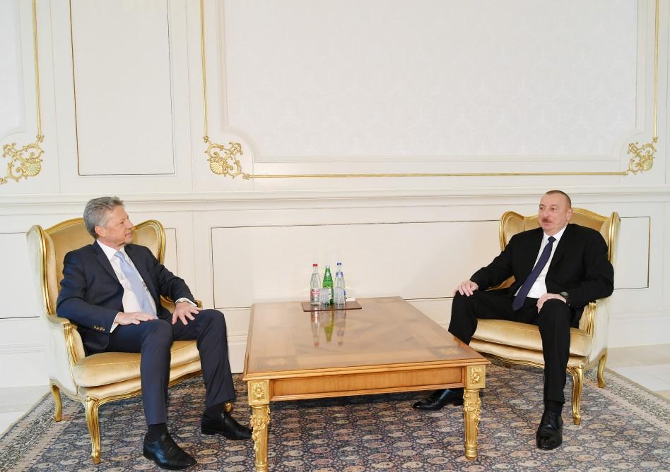 Prezident İlham Əliyev Argentinanın Azərbaycanda yeni təyin olunmuş səfirinin etimadnaməsini qəbul edib (YENİLƏNİB) (FOTO)