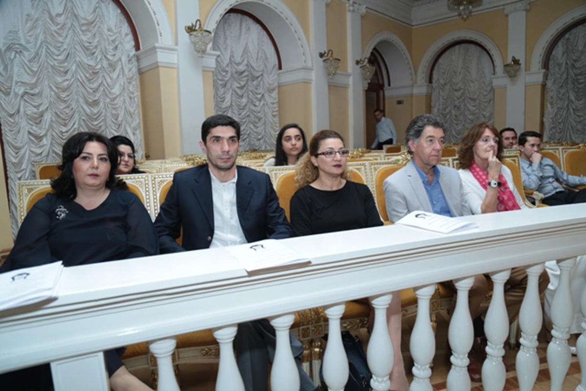 Musiqi məktəbi hesabat konserti keçirib (FOTO)