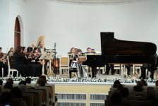 Musiqi məktəbi hesabat konserti keçirib (FOTO)