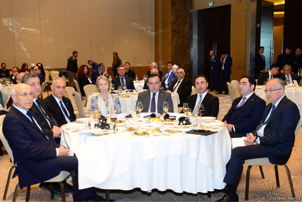 Bakıda “Azərbaycan və Böyük Britaniya əməkdaşlığının 100 illiyi” kitabının təqdimatı olub (FOTO) (YENİLƏNİB)