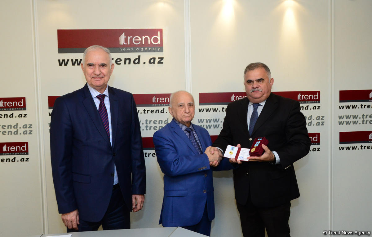 TREND-in əməkdaşları Azərbaycan təhlükəsizlik orqanlarının 100 illik yubileyinin fəal işıqlandırılmasına görə mükafatlandırılıblar (FOTO)