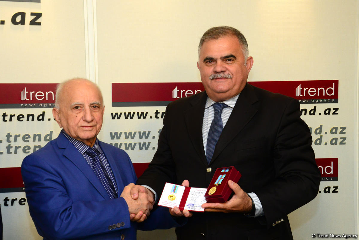 TREND-in əməkdaşları Azərbaycan təhlükəsizlik orqanlarının 100 illik yubileyinin fəal işıqlandırılmasına görə mükafatlandırılıblar (FOTO)