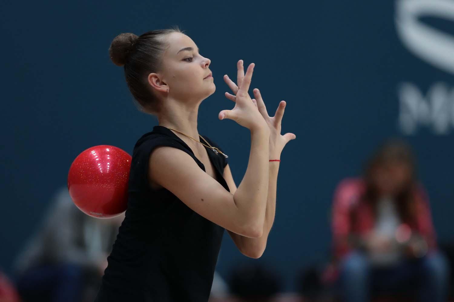 Milli Gimnastika Arenasında bədii gimnastika üzrə Dünya Kubokunun iştirakçılarının podium məşqləri keçirilib (FOTOREPORTAJ)