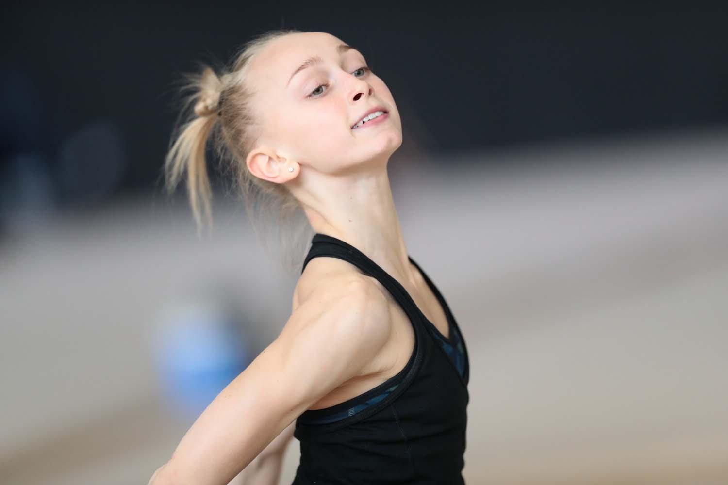 Milli Gimnastika Arenasında bədii gimnastika üzrə Dünya Kubokunun iştirakçılarının podium məşqləri keçirilib (FOTOREPORTAJ)