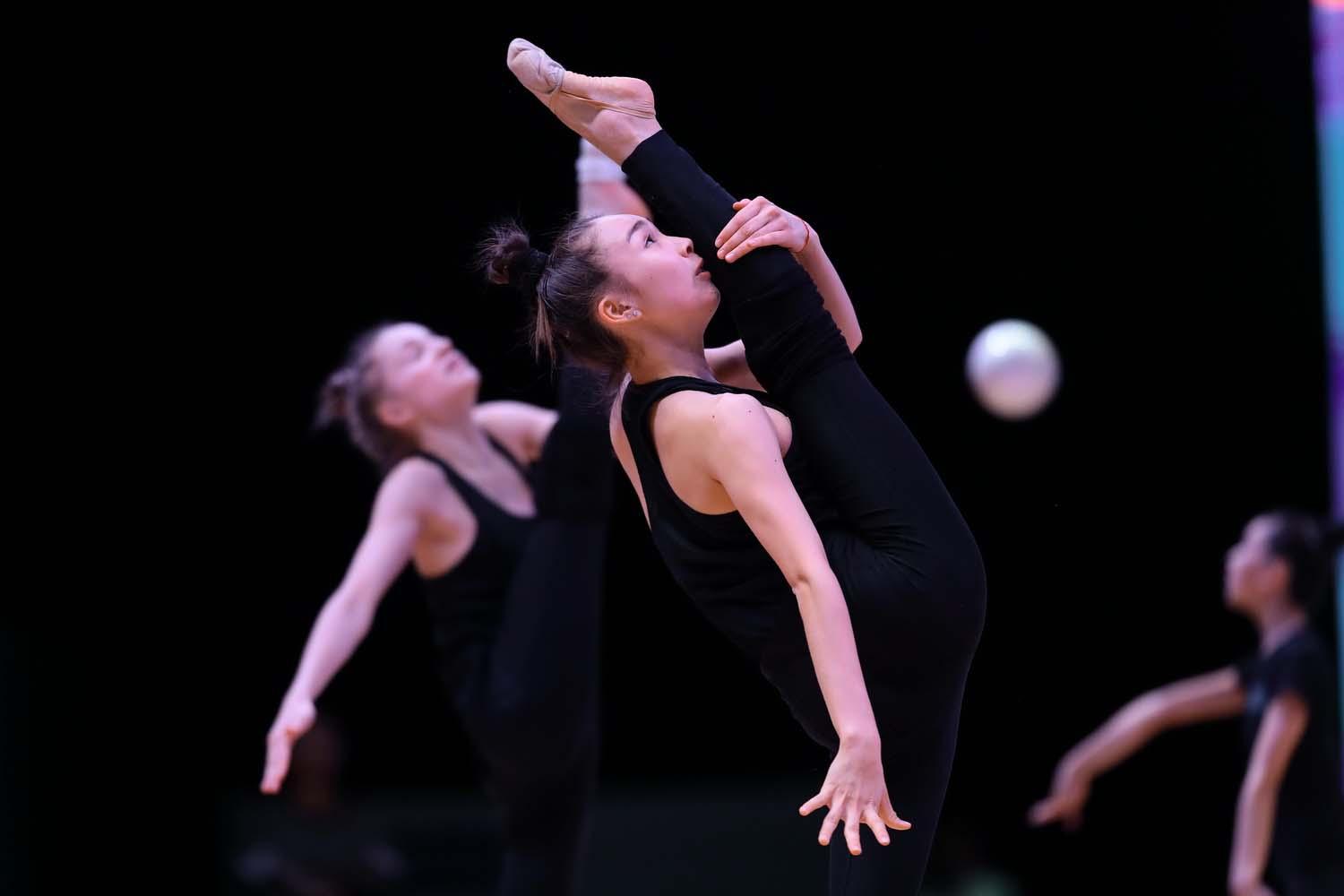 Milli Gimnastika Arenasında bədii gimnastika üzrə Dünya Kubokunun iştirakçılarının podium məşqləri keçirilib (FOTOREPORTAJ)
