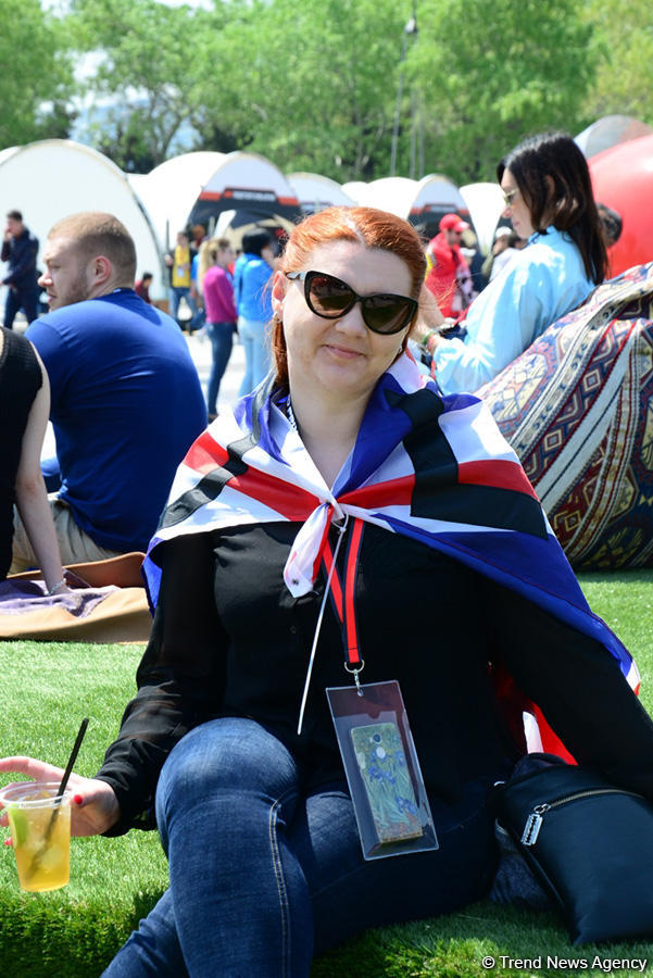 Formula 1 azarkeşləri Bakı bulvarında (FOTO)