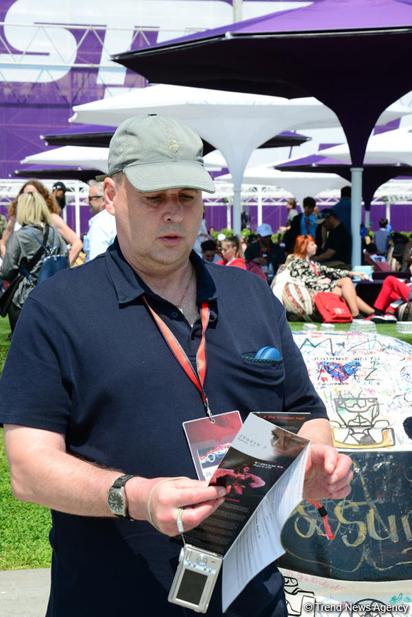 Formula 1 azarkeşləri Bakı bulvarında (FOTO)