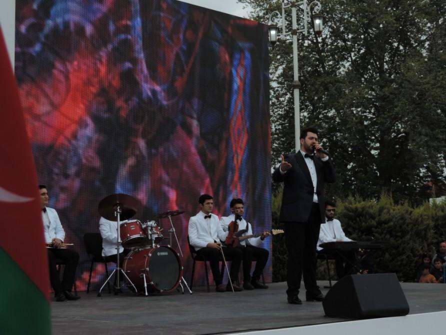 Heydər Əliyev Fondu Xaçmaz sakinləri üçün konsert proqramı təqdim edib (FOTO)