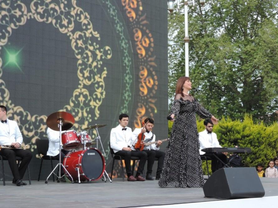 Heydər Əliyev Fondu Xaçmaz sakinləri üçün konsert proqramı təqdim edib (FOTO)