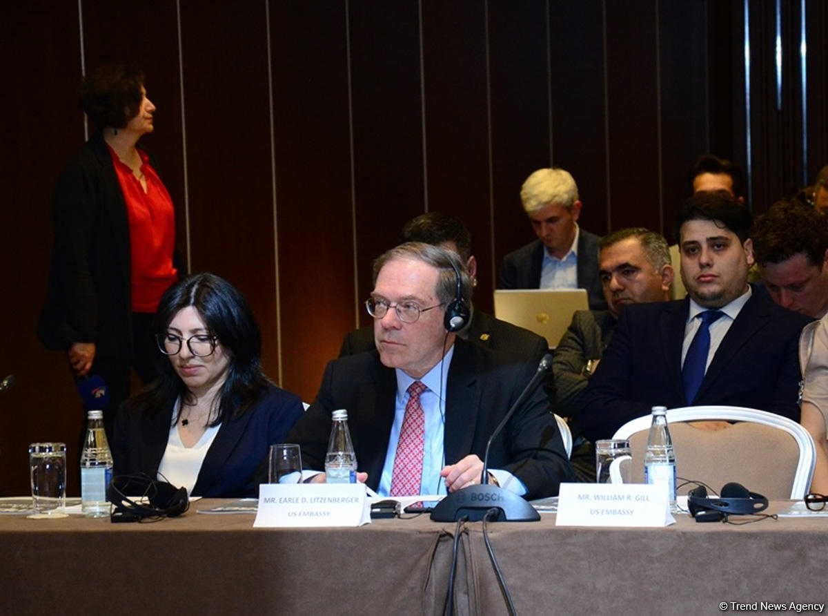 Bakıda məhkəmə-hüquq islahatları ilə bağlı konfrans keçirilir (FOTO)