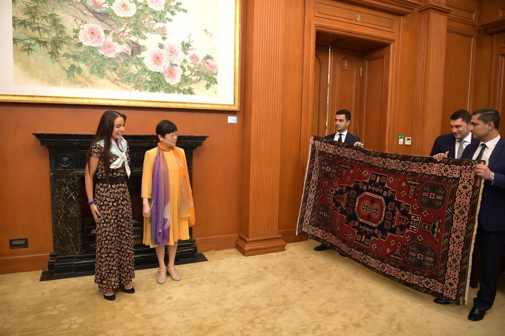Pekində Leyla Əliyevanın Xarici Ölkələrlə Dostluq üzrə Çin Xalq Assosiasiyasının sədri ilə görüşü olub (FOTO)